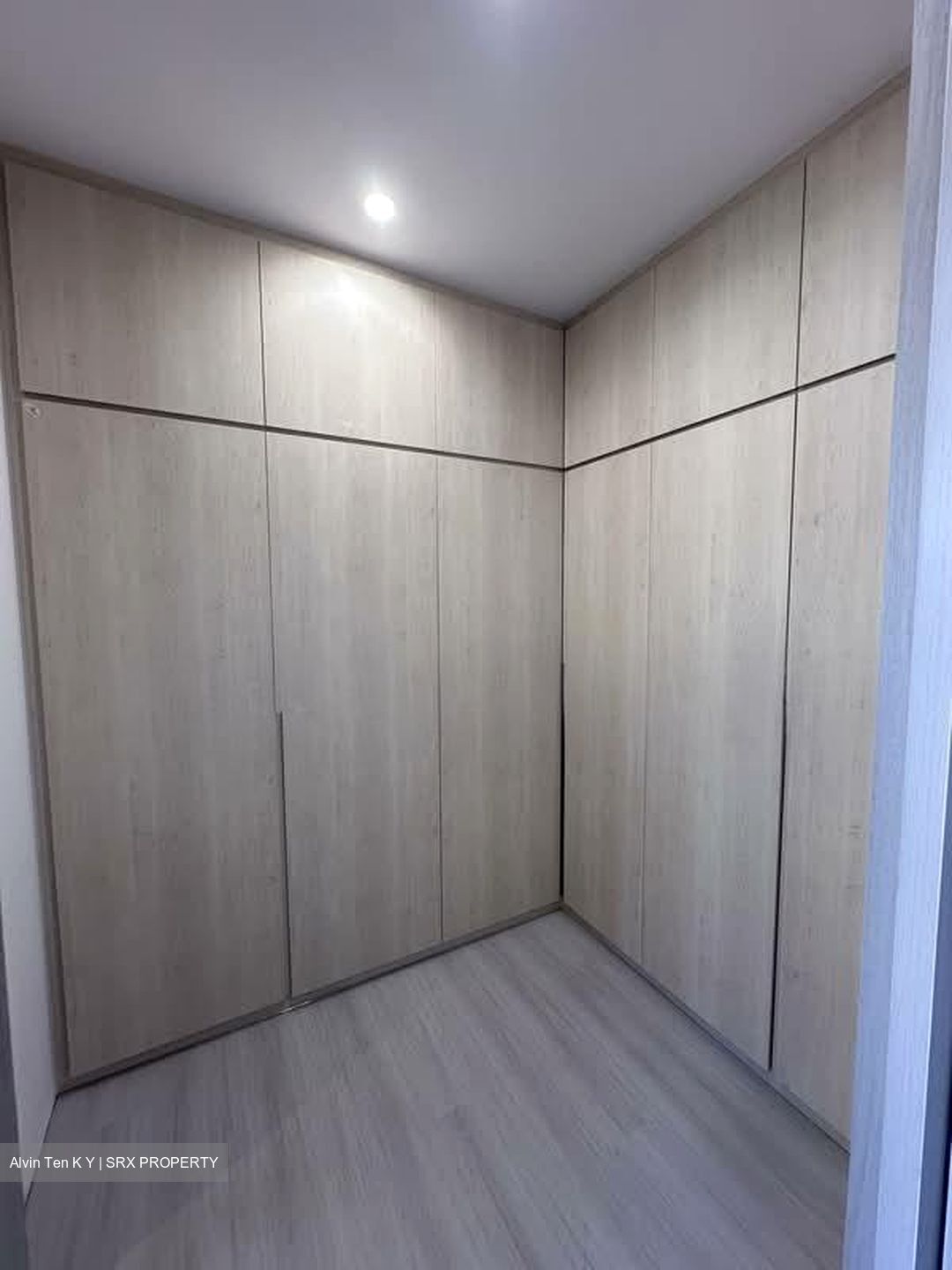 Opera Estate (D15), Terrace #565600001